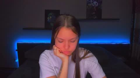 Snapshot of alexabarkley chatting on 02-17-26, 12:29 angel online show from 02-17-26, 12:29