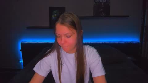 Snapshot of alexabarkley chatting on 02-24-26, 12:41 angel online show from 02-24-26, 12:41