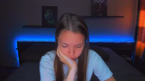Snapshot of alexabarkley chatting on 05-25-26, 01:00 angel online show from 05-25-26, 01:00