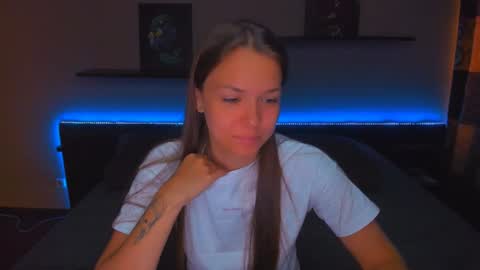 Snapshot of alexabarkley chatting on 06-10-26, 12:55 angel online show from 06-10-26, 12:55