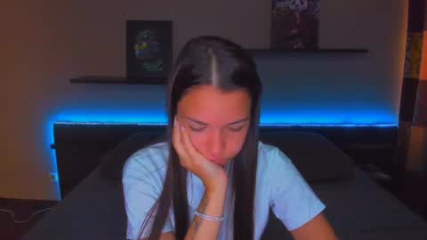 Snapshot of alexabarkley chatting on 06-29-26, 12:39 angel online show from 06-29-26, 12:39