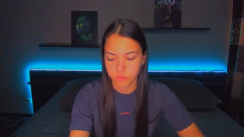 Snapshot of alexabarkley chatting on 06-30-26, 12:22 angel online show from 06-30-26, 12:22