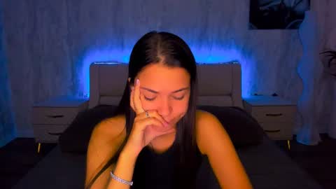 Snapshot of alexabarkley chatting on 07-09-26, 12:37 angel online show from 07-09-26, 12:37
