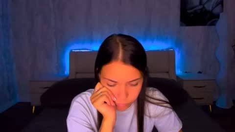 Snapshot of alexabarkley chatting on 07-14-26, 02:05 angel online show from 07-14-26, 02:05