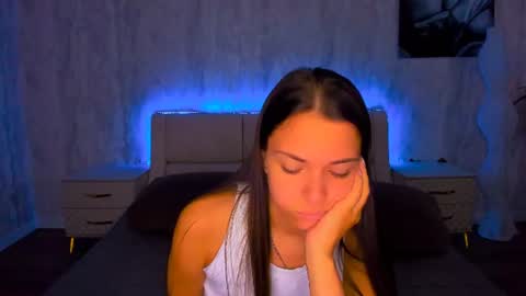 Snapshot of alexabarkley chatting on 07-16-26, 01:11 angel online show from 07-16-26, 01:11