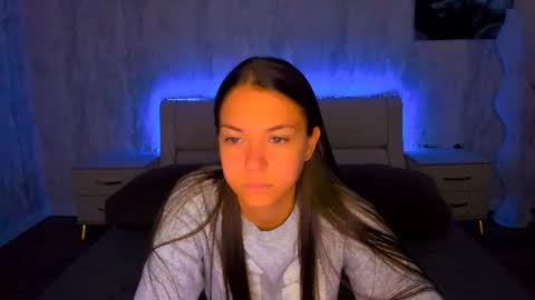 Snapshot of alexabarkley chatting on 07-21-26, 12:24 angel online show from 07-21-26, 12:24