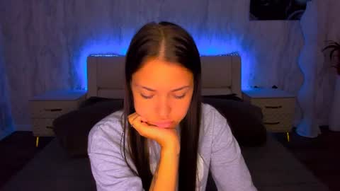 Snapshot of alexabarkley chatting on 07-29-26, 12:20 angel online show from 07-29-26, 12:20