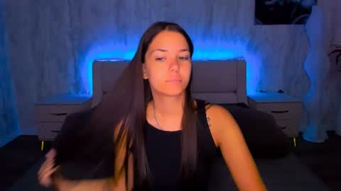Snapshot of alexabarkley chatting on 08-03-26, 12:09 angel online show from 08-03-26, 12:09