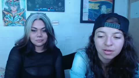 Snapshot of alexablu3 chatting on 01-01-25, 06:05 Alexa Blu3 online show from 01-01-25, 06:05