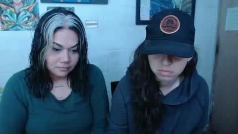 Snapshot of alexablu3 chatting on 02-10-25, 01:24 Alexa Blu3 online show from 02-10-25, 01:24
