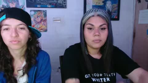 Snapshot of alexablu3 chatting on 10-11-25, 02:00 Alexa Blu3 online show from 10-11-25, 02:00