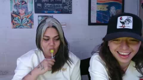 Snapshot of alexablu3 chatting on 10-21-25, 12:44 Alexa Blu3 online show from 10-21-25, 12:44
