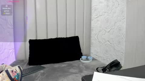 Snapshot of alexafoxy18 chatting on 02-17-26, 07:27 ALEXA online show from 02-17-26, 07:27