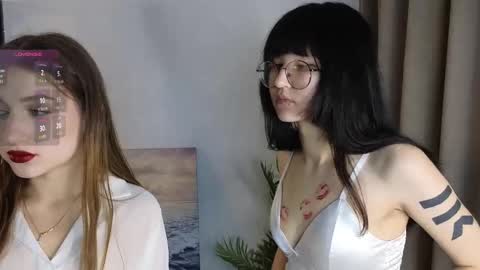 Snapshot of alexagugler chatting on 09-10-25, 04:45 Emma - blonde and Mia - dark online show from 09-10-25, 04:45