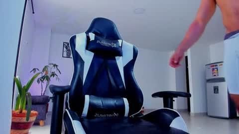 Snapshot of alexander_collin_ chatting on 01-30-25, 12:59 Alex Collin online show from 01-30-25, 12:59