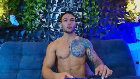 Snapshot of alexander_collin_ chatting on 07-29-26, 11:30 Alex Collin online show from 07-29-26, 11:30