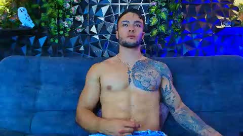 Snapshot of alexander_collin_ chatting on 08-02-26, 02:43 Alex Collin online show from 08-02-26, 02:43