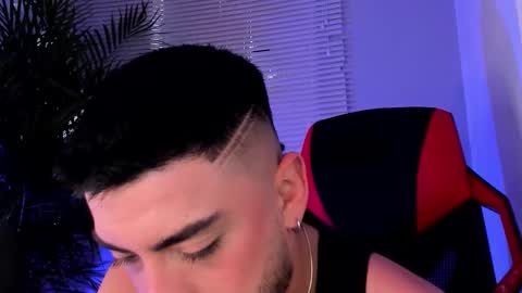 Snapshot of alexander_diiaz chatting on 10-13-25, 12:16 Alexander Diaz online show from 10-13-25, 12:16