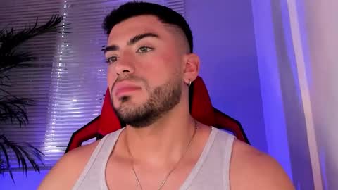 Snapshot of alexander_diiaz chatting on 10-21-25, 03:46 Alexander Diaz online show from 10-21-25, 03:46