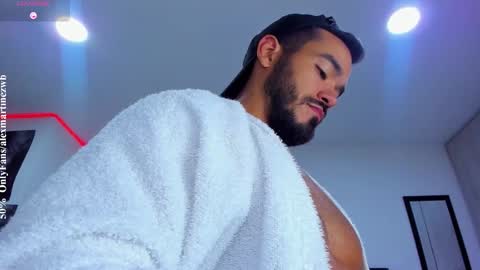 Onlyfansalexmartinezwb  Instagram alexwbmartinez  Twitter martinezcb937 online show from 01-15-26, 12:15