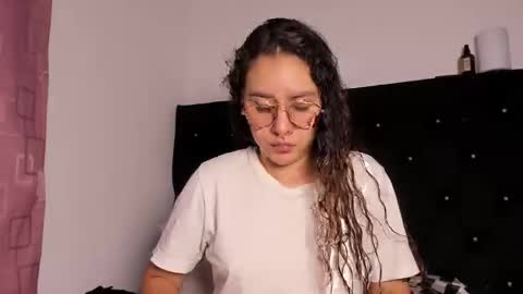 Snapshot of alexandra_clauss chatting on 11-05-25, 01:05 alexandra clauss online show from 11-05-25, 01:05