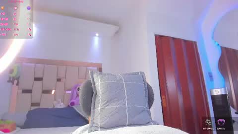 alexandra_holms1 online show from 07-06-26, 07:38