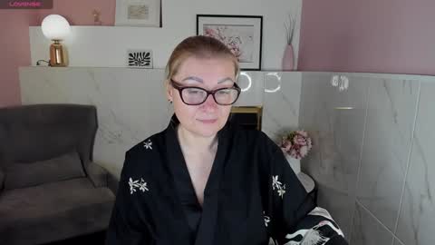 Alexandra online show from 12-26-24, 01:43