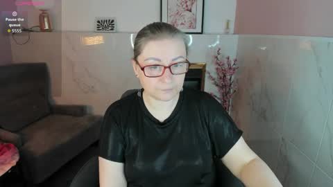 Alexandra online show from 04-10-26, 01:49