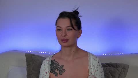 AlexandraBloom online show from 03-02-25, 12:53