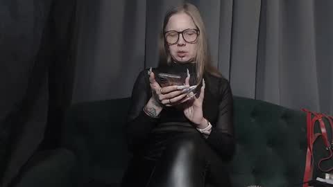 Alexandra online show from 04-25-26, 09:45