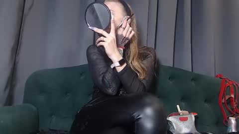 Alexandra online show from 04-28-26, 07:57