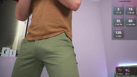 Snapshot of alexandrblatenn chatting on 12-14-25, 04:51 alexandrblatenn online show from 12-14-25, 04:51