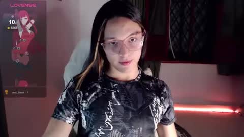 Snapshot of alexandre_chuad chatting on 01-01-25, 05:33 Alexa online show from 01-01-25, 05:33