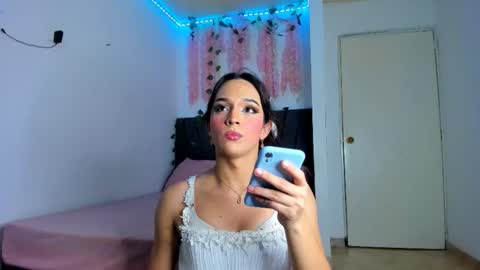 Snapshot of alexandre_chuad chatting on 12-16-25, 09:47 Alexa online show from 12-16-25, 09:47