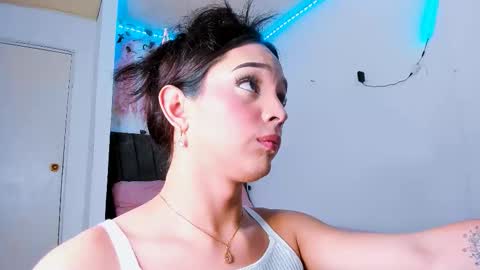 Snapshot of alexandre_chuad chatting on 12-20-25, 07:04 Alexa online show from 12-20-25, 07:04