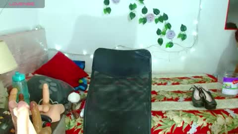 Snapshot of alexaqueenn chatting on 10-27-25, 05:17 alexaqueenn online show from 10-27-25, 05:17