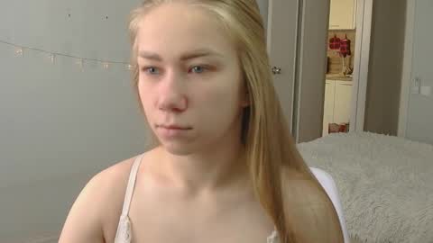 Snapshot of alexarti chatting on 10-12-25, 05:17 Alex online show from 10-12-25, 05:17