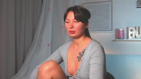 Snapshot of alexasven chatting on 06-01-26, 08:43 Alex DONT FORGET GIVE ME THUMBS UP online show from 06-01-26, 08:43