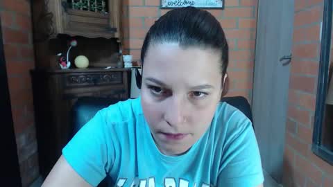 Snapshot of alexatai chatting on 11-27-25, 01:40 alexatai online show from 11-27-25, 01:40