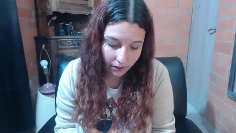 Snapshot of alexatai chatting on 12-15-25, 12:04 alexatai online show from 12-15-25, 12:04