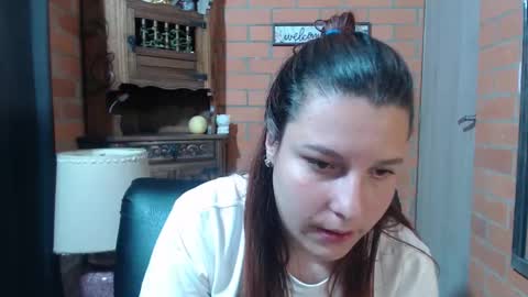 Snapshot of alexatai chatting on 12-23-25, 03:48 alexatai online show from 12-23-25, 03:48