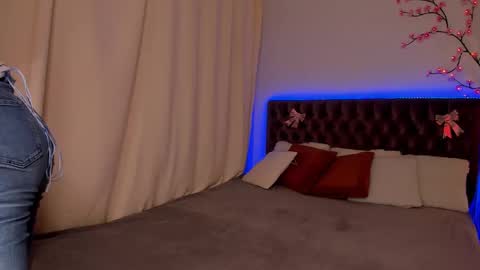 Snapshot of alexawilds chatting on 11-15-25, 06:55 AlexaWilds online show from 11-15-25, 06:55