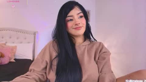 lexandra  online show from 12-18-25, 11:27