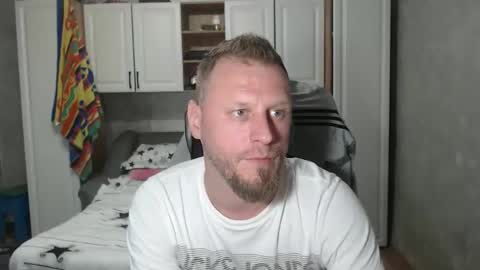 Snapshot of alexboy2022 chatting on 10-27-25, 06:45 onlyfans..alexyno2022 online show from 10-27-25, 06:45