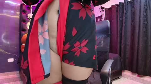 Snapshot of alexhoe_ chatting on 01-27-25, 12:33 Alex online show from 01-27-25, 12:33