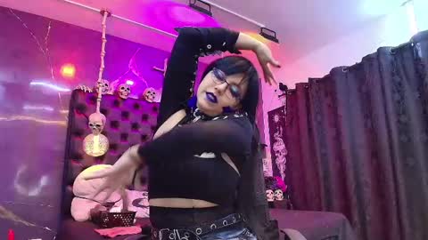 Snapshot of alexhoe_ chatting on 02-15-25, 06:55 Alex online show from 02-15-25, 06:55