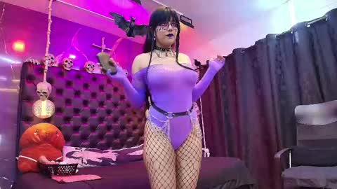 Snapshot of alexhoe_ chatting on 02-19-25, 06:54 Alex online show from 02-19-25, 06:54