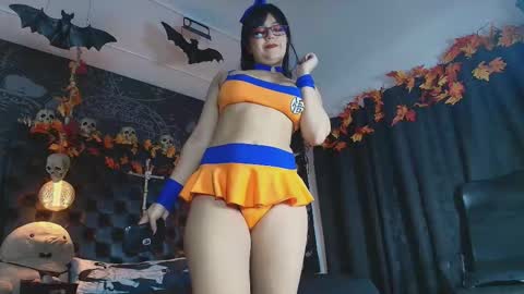 Snapshot of alexhoe_ chatting on 10-17-25, 08:00 Alex online show from 10-17-25, 08:00