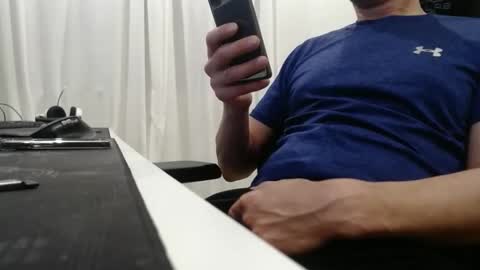 Snapshot of alexhunter4u chatting on 01-05-26, 10:24 alexhunter4u online show from 01-05-26, 10:24