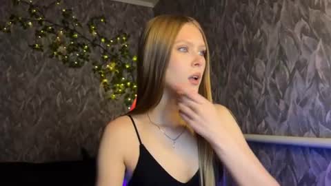 Snapshot of alexialunaris chatting on 06-13-26, 12:14 Alexia online show from 06-13-26, 12:14